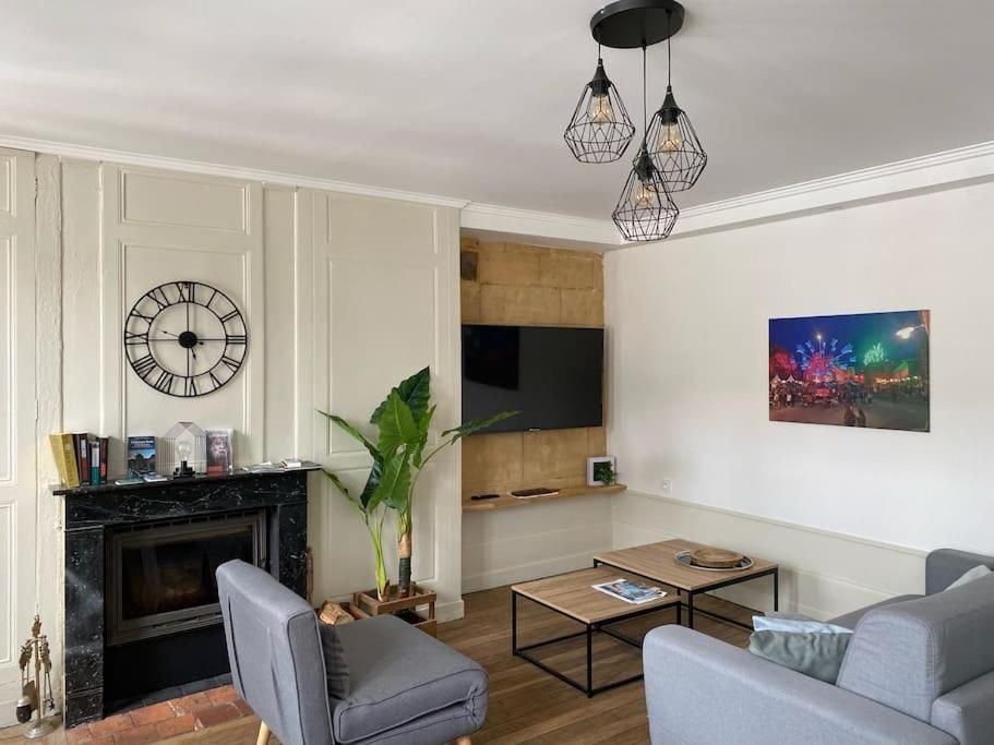 Appartement De Charme En Hyper-Centre Charleville-Mézières Eksteriør bilde